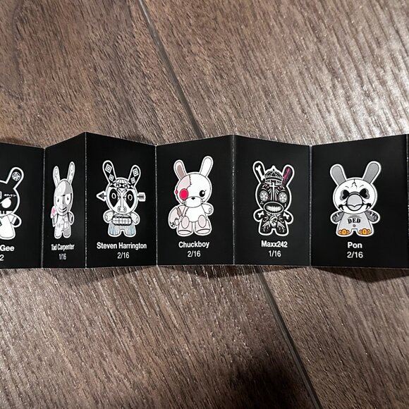 Kidrobot Dunny 2010 2tone series WHITE vinyl figure by Maxx242 with original box - Picture 2 of 4